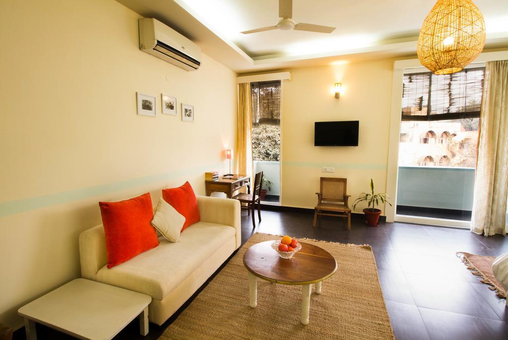 Anara Service Apartments - Greater Kailash Part II 뉴델리 외부 사진
